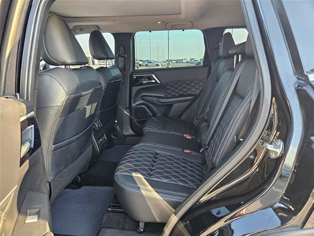 Used 2023 Mitsubishi Outlander SEL FWD image 12