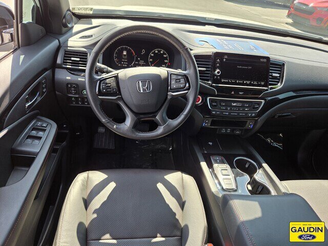 Used 2025 Honda Ridgeline Black Edition image 13