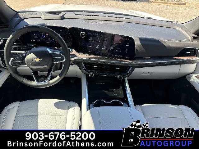 Used 2025 Chevrolet Suburban Premier w/ Sun And Tow Package AWD/4WD image 16
