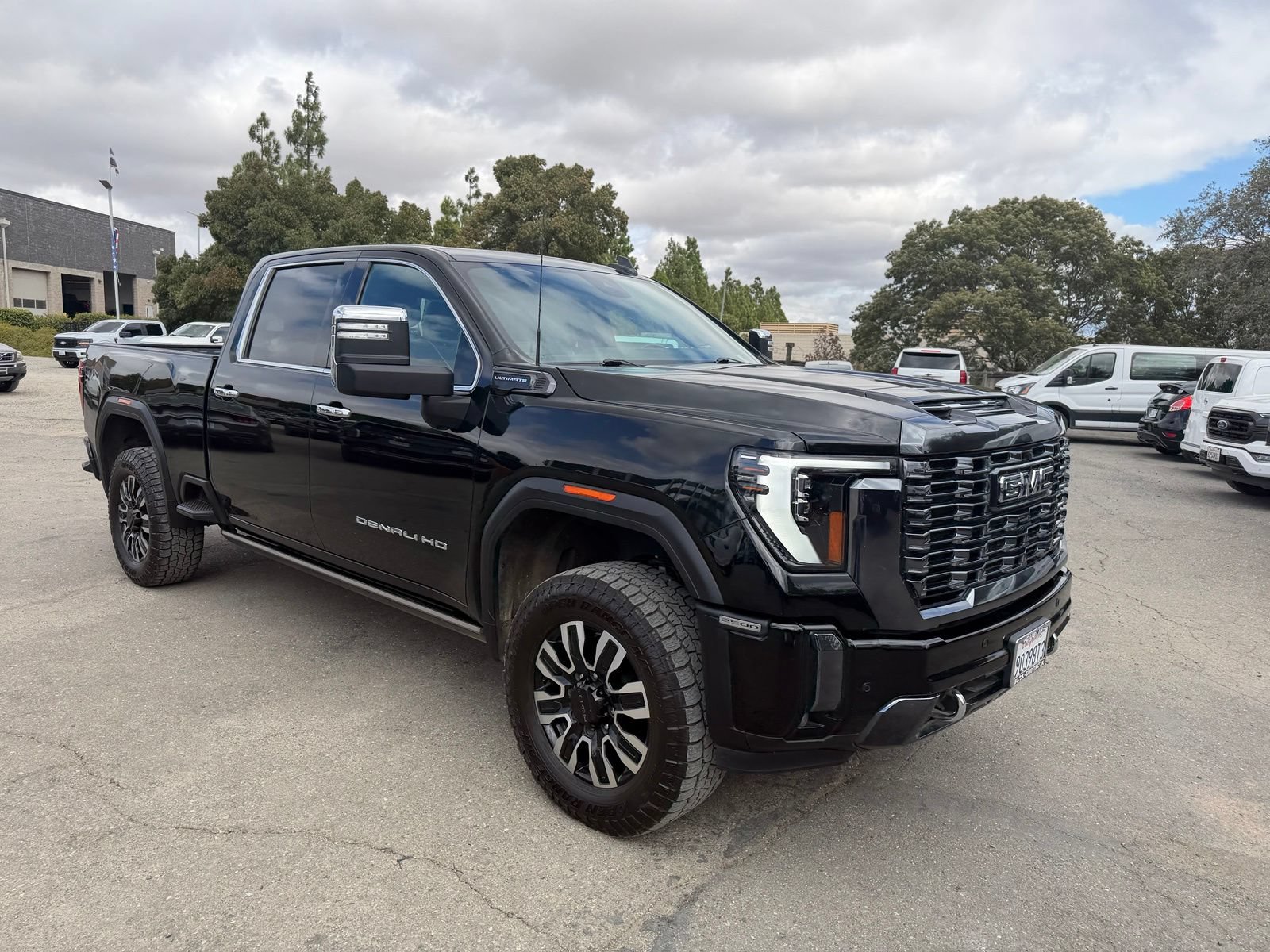 Used 2024 GMC Sierra 2500 Denali Ultimate AWD/4WD image 7