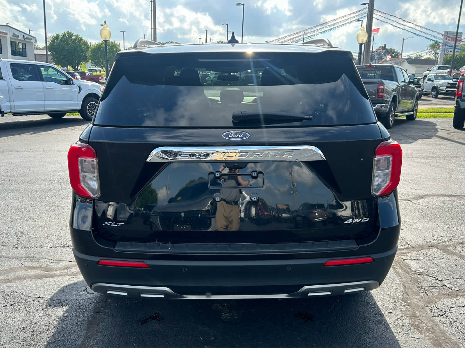 Certified 2023 Ford Explorer XLT image 5