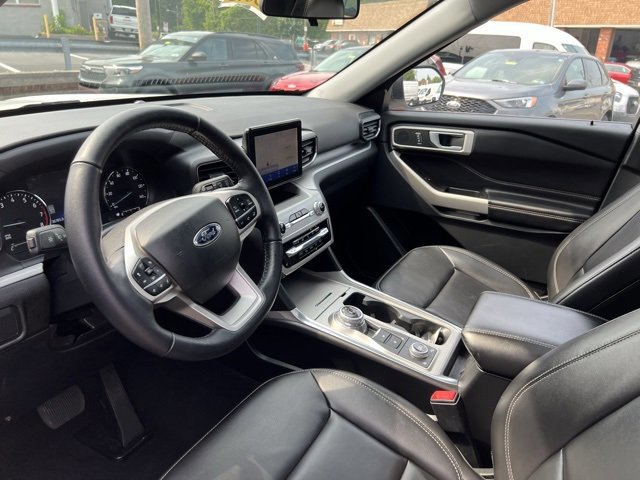 Certified 2022 Ford Explorer XLT w/ Equipment Group 202A image 14