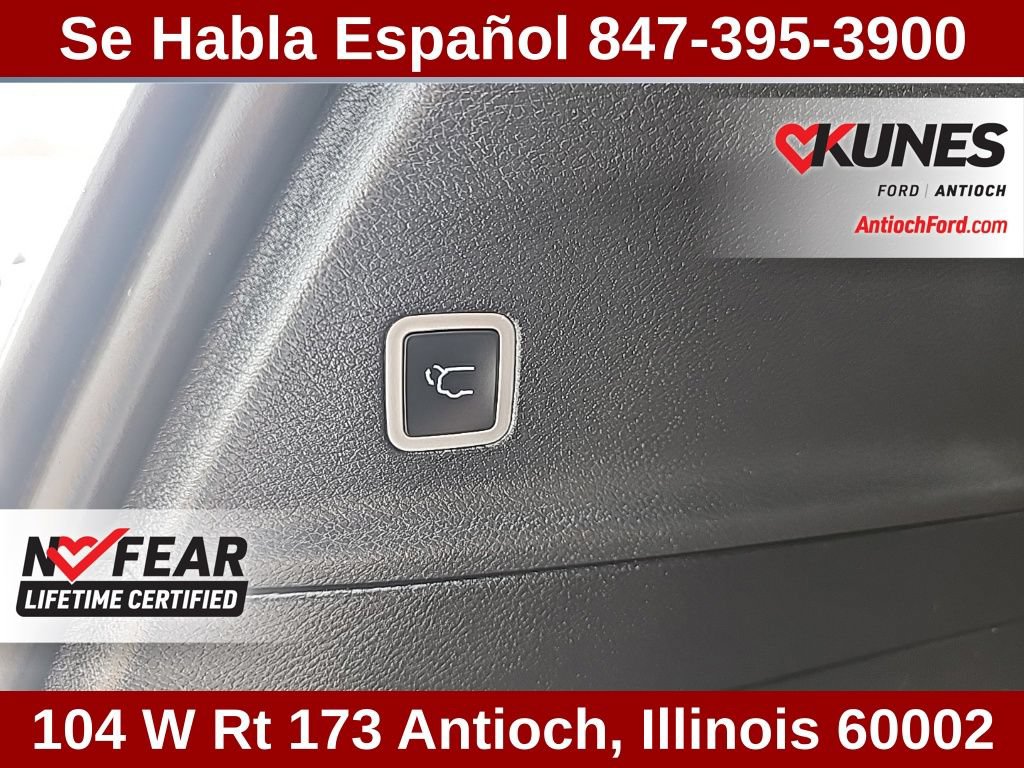 Used 2025 Chrysler Pacifica Select FWD image 46