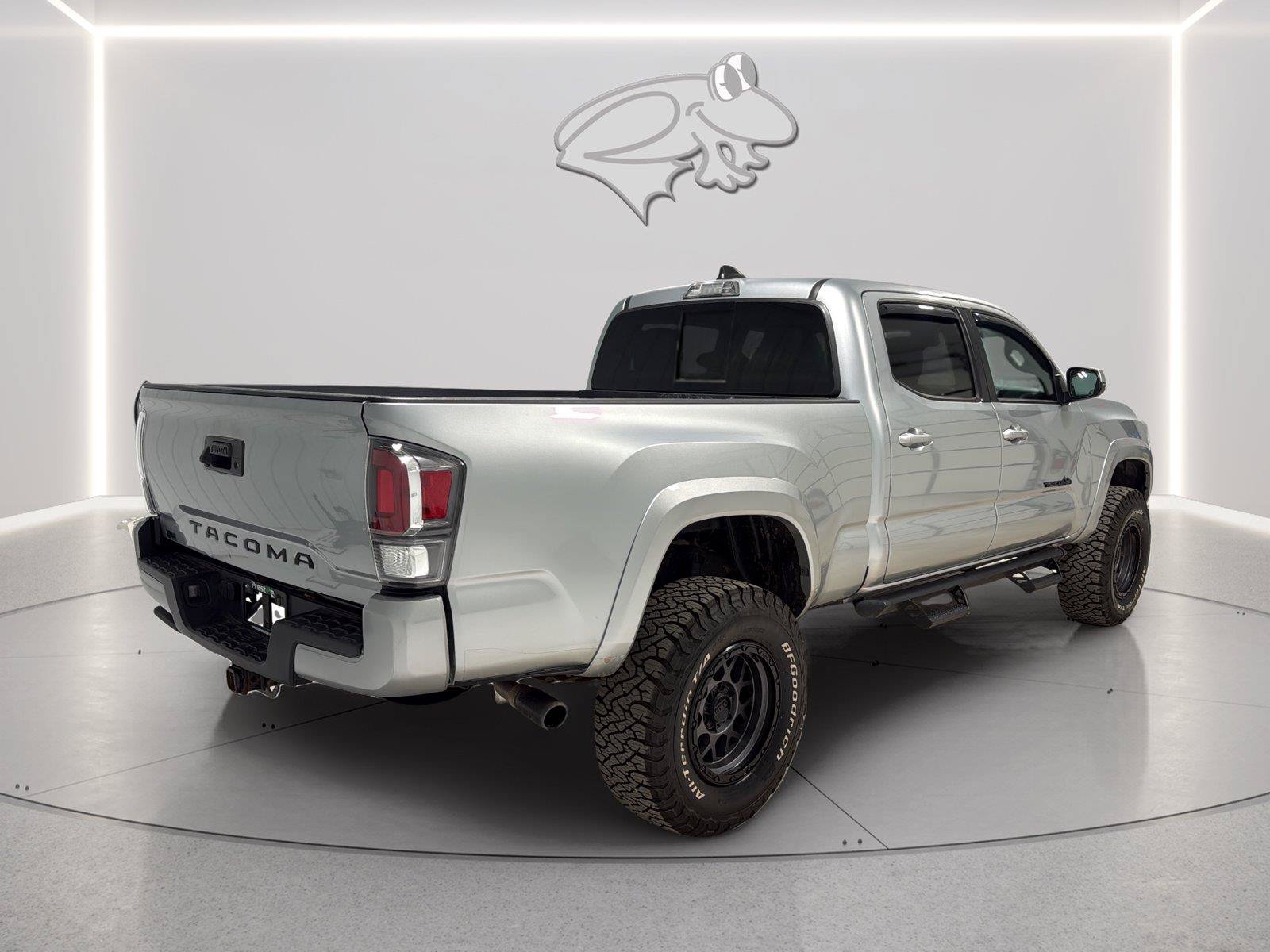 Used 2023 Toyota Tacoma TRD Sport w/ Black Out Package (TMS) AWD/4WD image 5