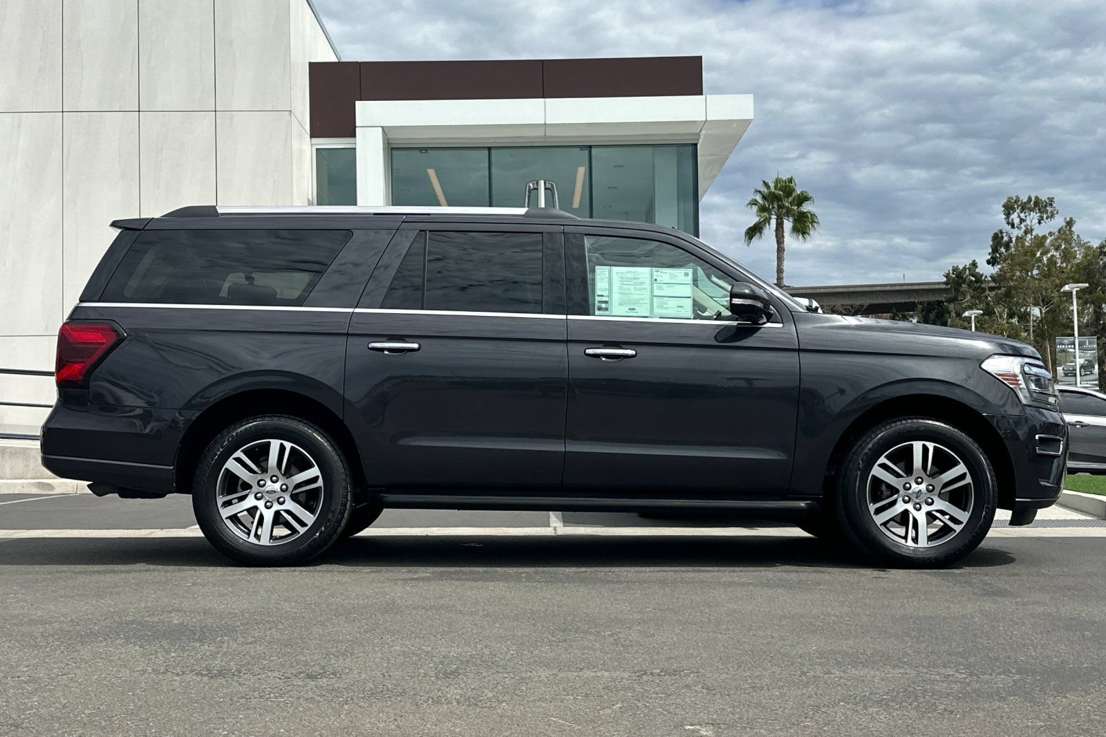 Certified 2024 Ford Expedition Max Limited RWD image 2