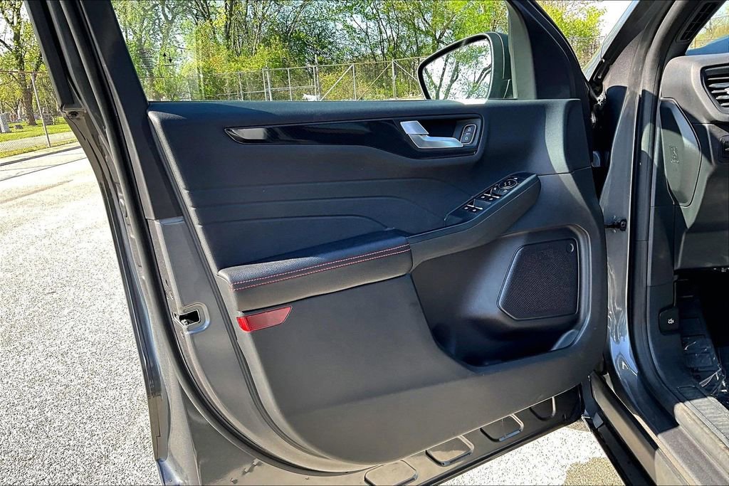 Certified 2023 Ford Escape ST-Line w/ Tech Pack #1 AWD/4WD image 22