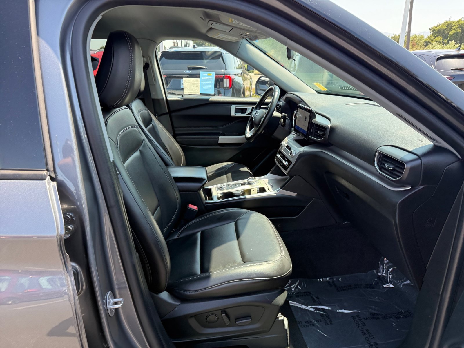 Certified 2022 Ford Explorer XLT w/ Equipment Group 202A AWD/4WD image 20