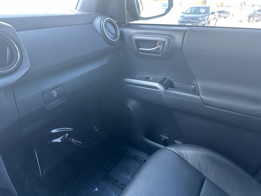 Used 2022 Toyota Tacoma TRD Off-Road w/ TRD Premium Off Road Package AWD/4WD image 54