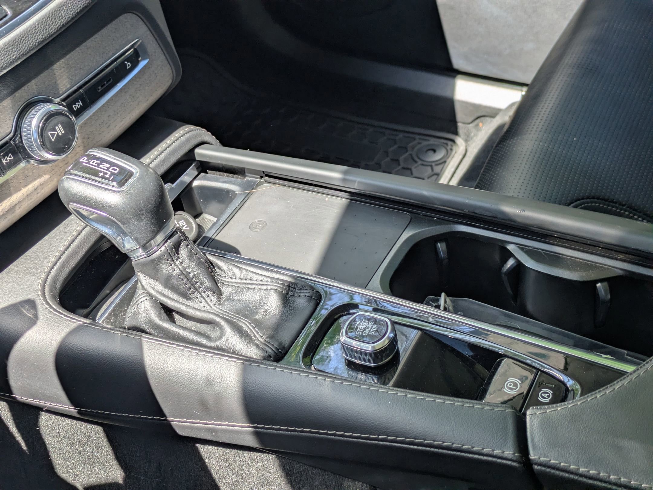 Used 2022 Volvo XC90 T6 Inscription w/ Advanced Package image 23