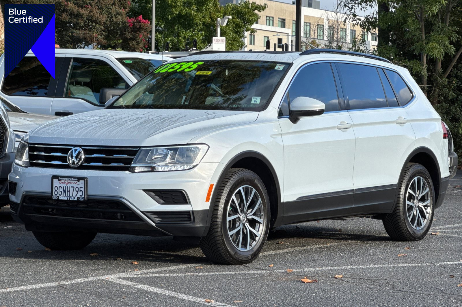 Used 2018 Volkswagen Tiguan SE w/ Panoramic Sunroof Package