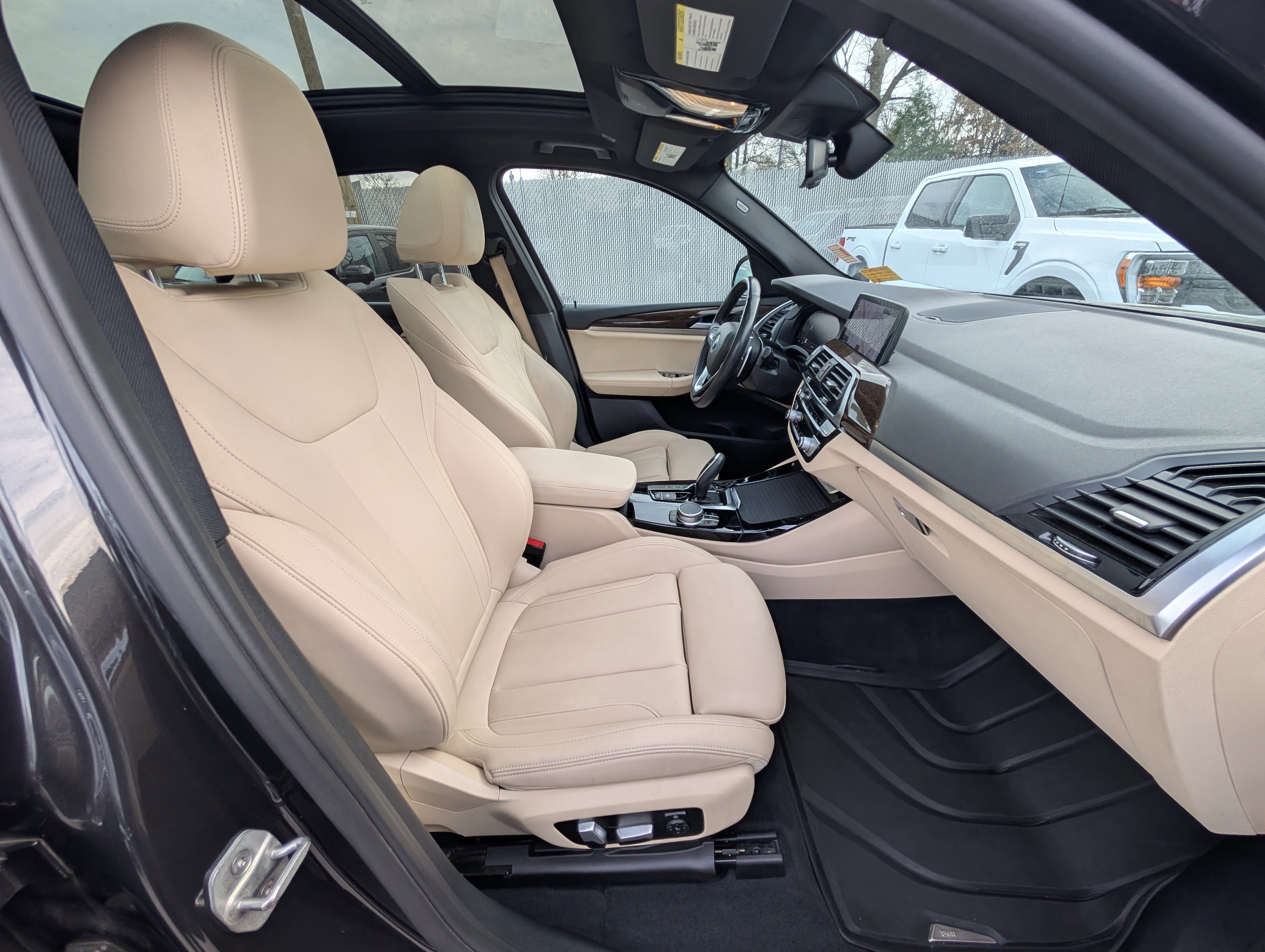 Used 2021 BMW X3 xDrive30i w/ Premium Package image 12