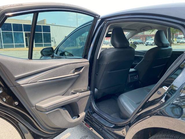 Used 2025 Toyota Camry XLE FWD image 27