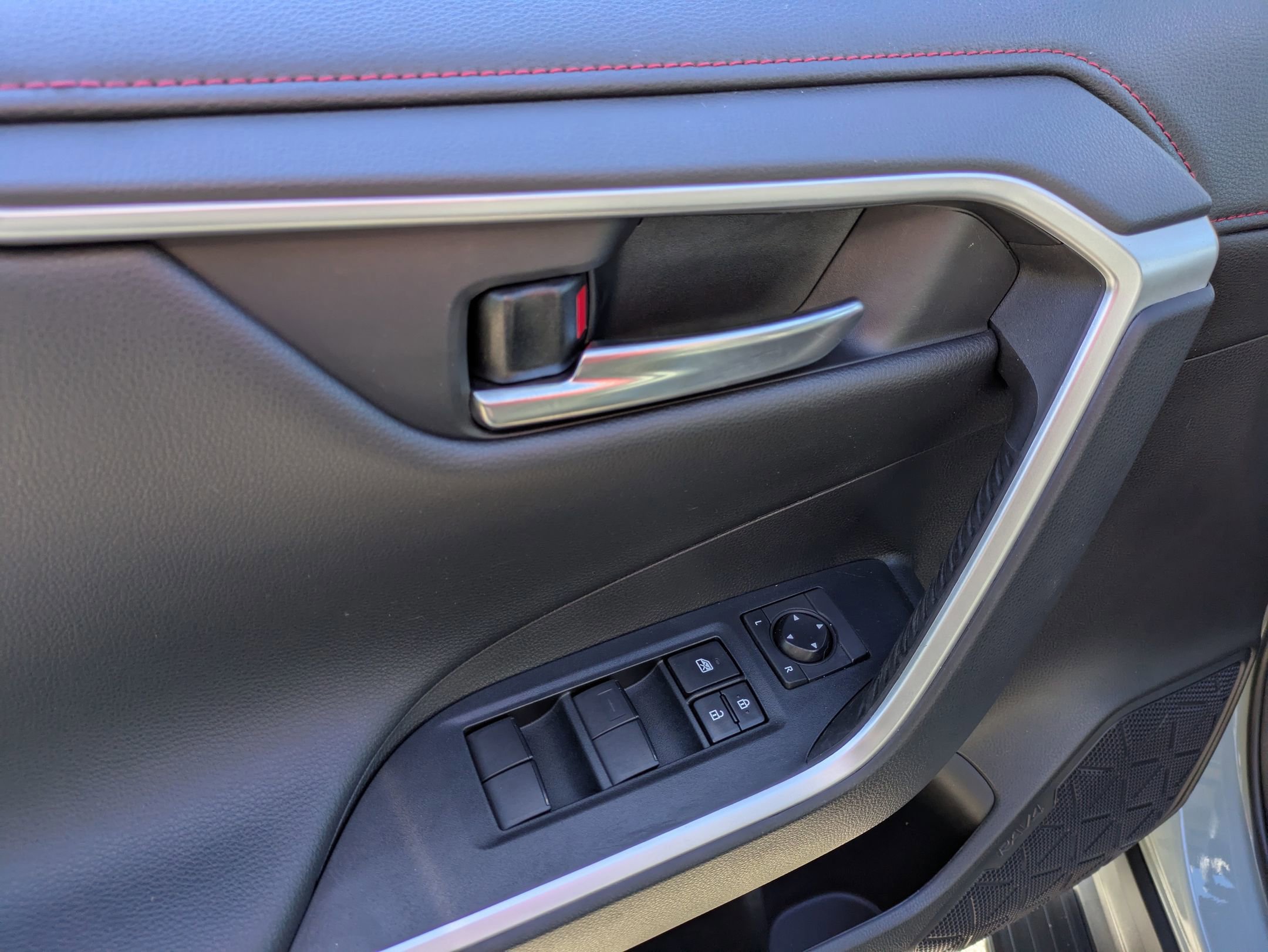 Used 2020 Toyota RAV4 TRD Off-Road image 16