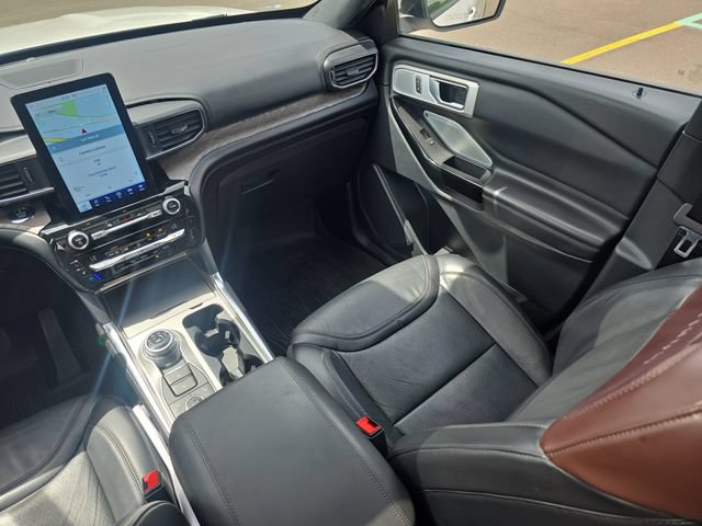 Certified 2021 Ford Explorer Platinum w/ Equipment Group 601A AWD/4WD image 32