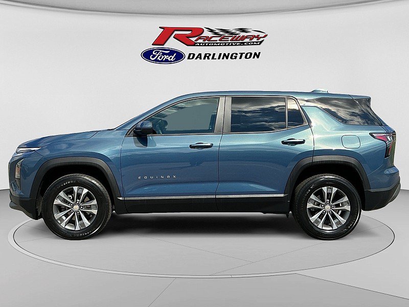 Used 2026 Chevrolet Equinox LT FWD image 2