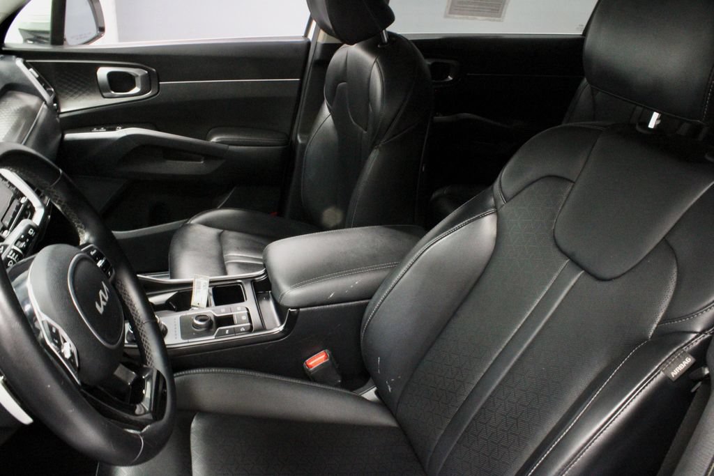 Used 2022 Kia Sorento EX AWD/4WD image 24