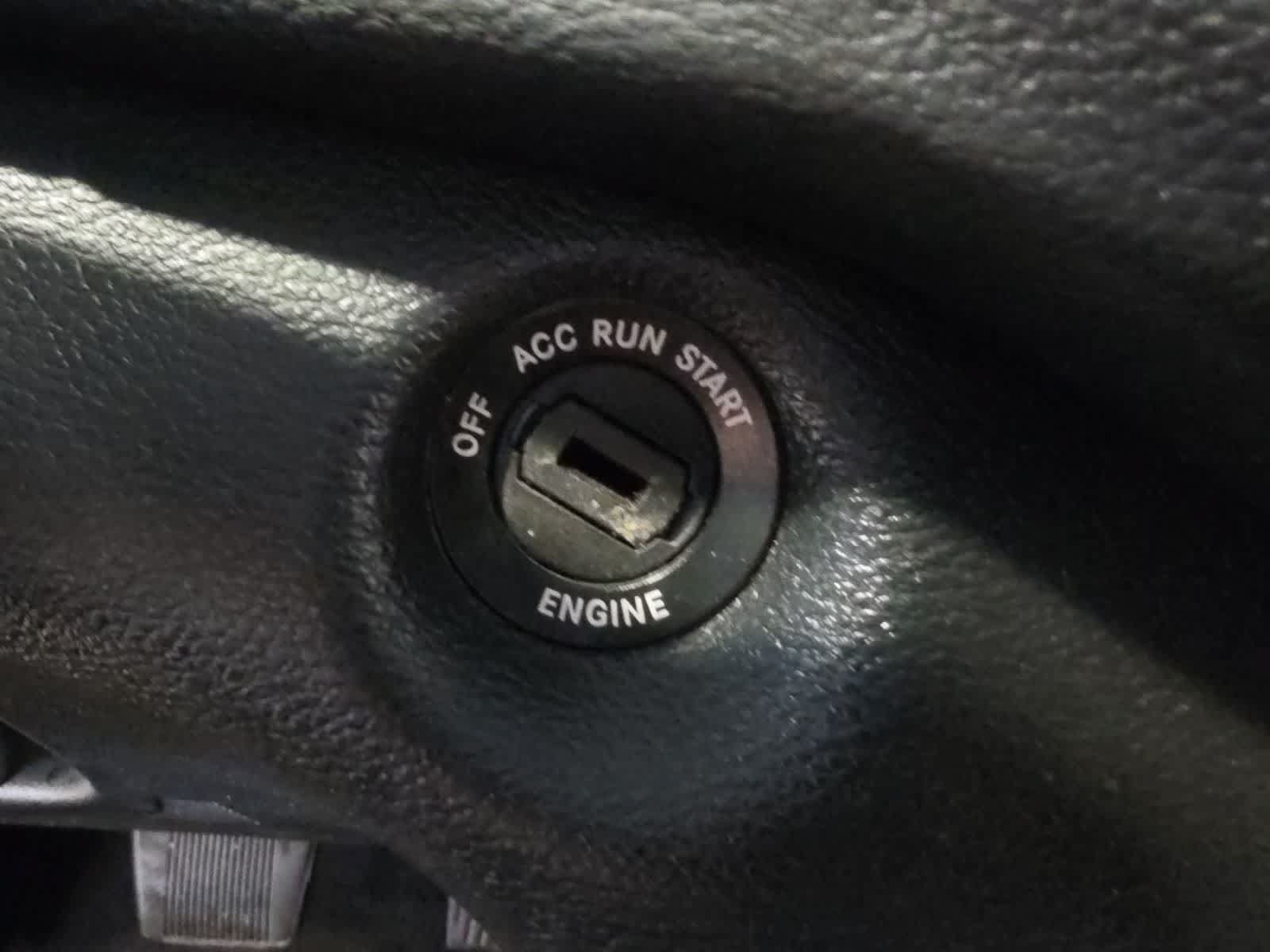 Used 2021 Jeep Cherokee Latitude FWD image 23