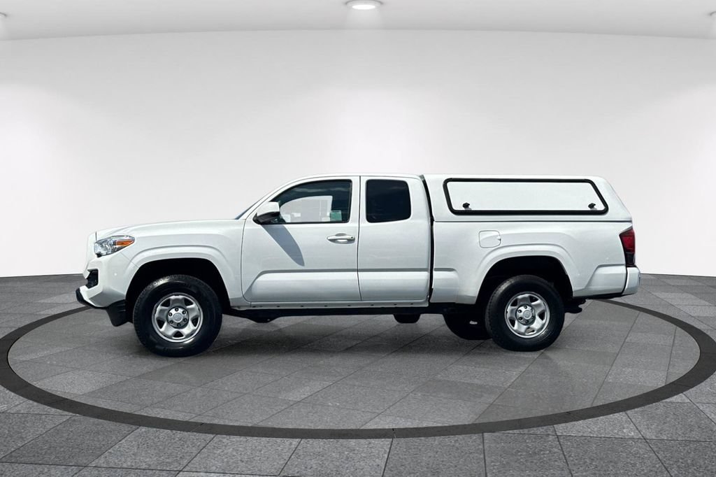 Used 2022 Toyota Tacoma SR RWD image 9