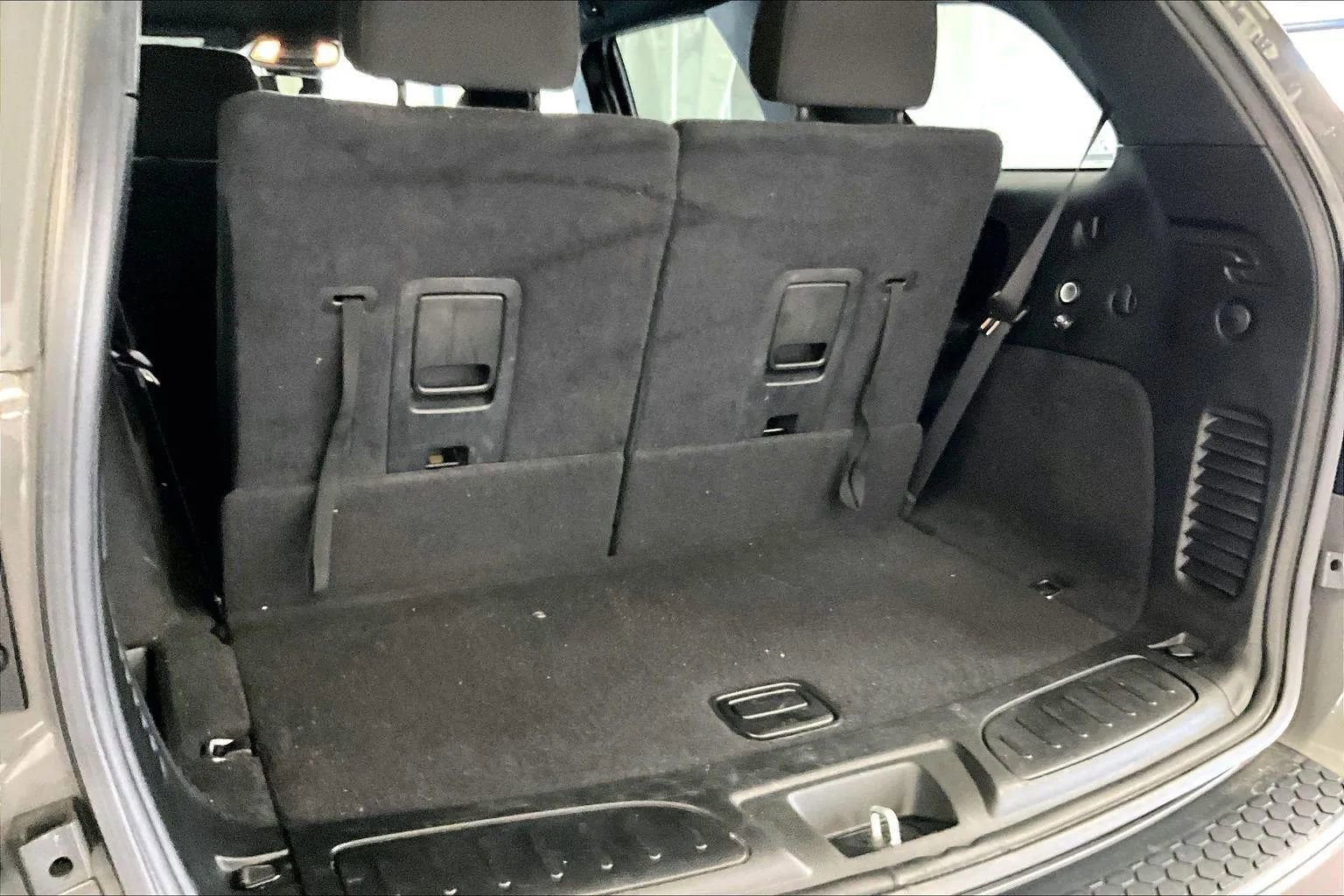 Used 2023 Dodge Durango GT image 34