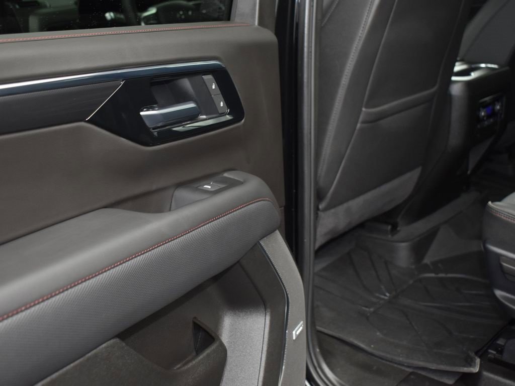 Used 2025 Chevrolet Tahoe RST w/ Comfort Package image 9