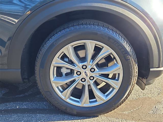 Certified 2022 Ford Explorer XLT w/ Equipment Group 202A image 4