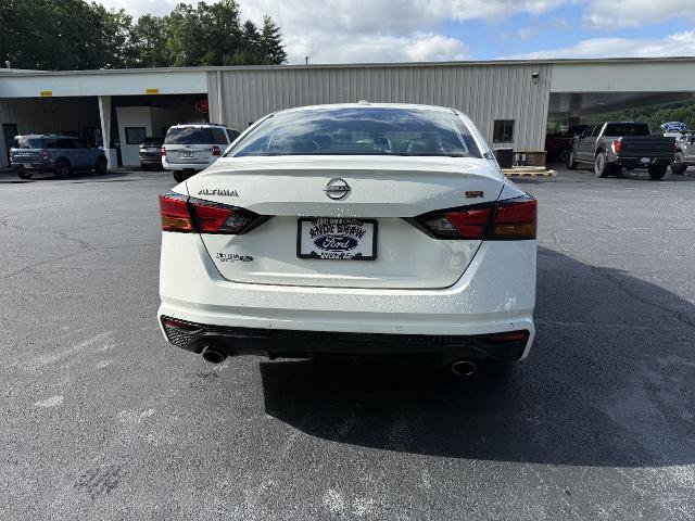 Used 2024 Nissan Altima 2.5 SR FWD image 13