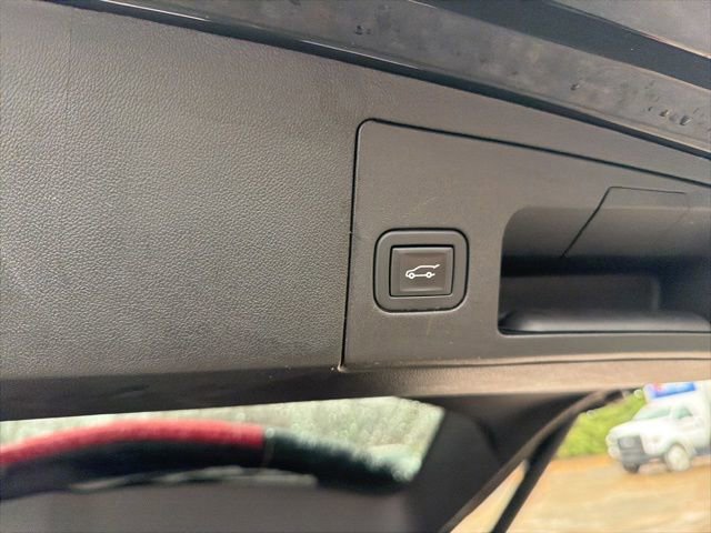 Used 2023 Cadillac XT5 Premium Luxury image 15