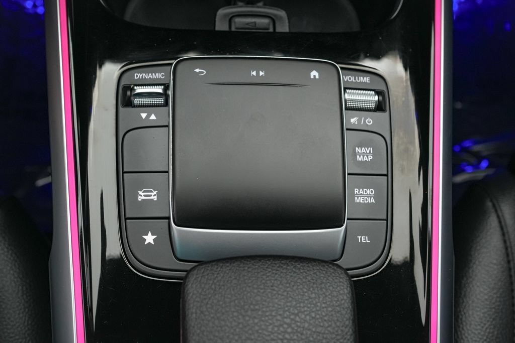 Used 2022 Mercedes-Benz GLB 250 w/ Premium Package Lite image 19