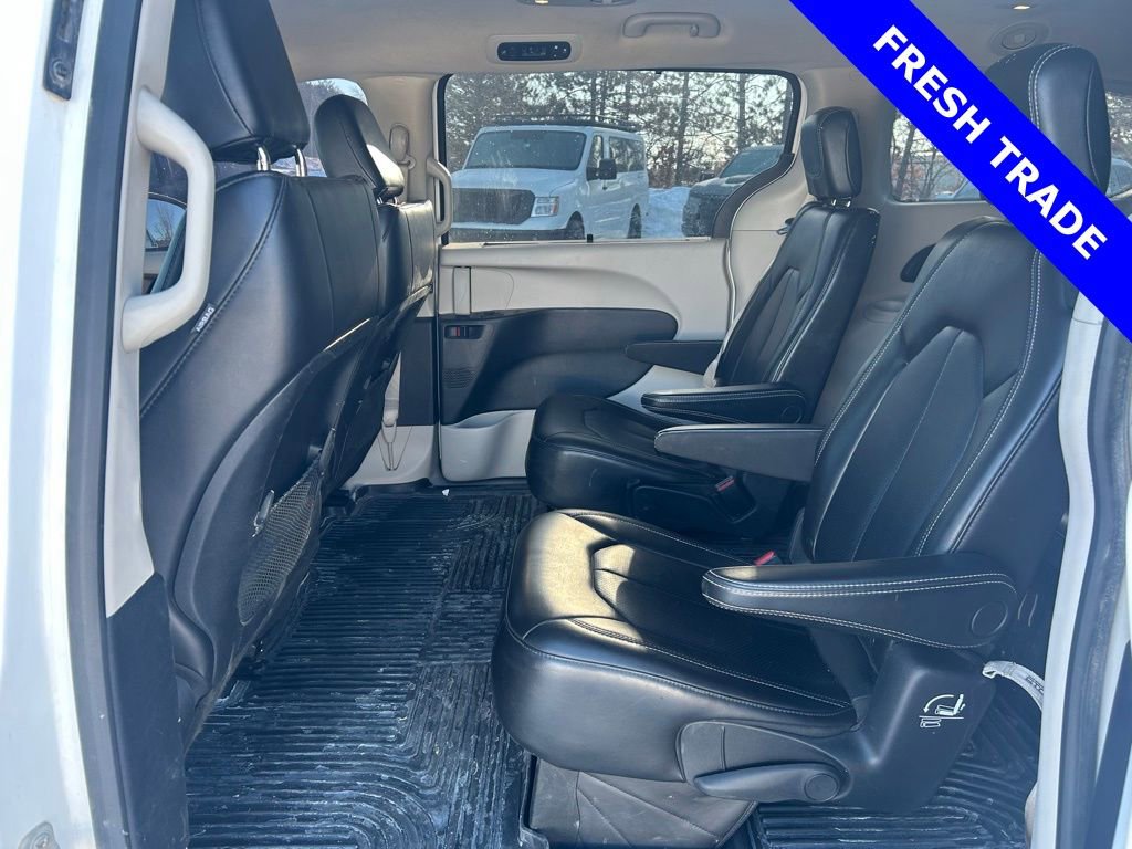 Used 2021 Chrysler Voyager Lxi image 17