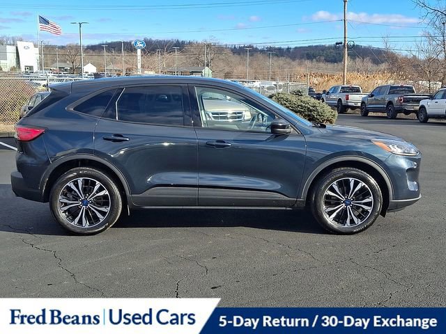 Certified 2022 Ford Escape SE w/ SE Sport Appearance Package image 9