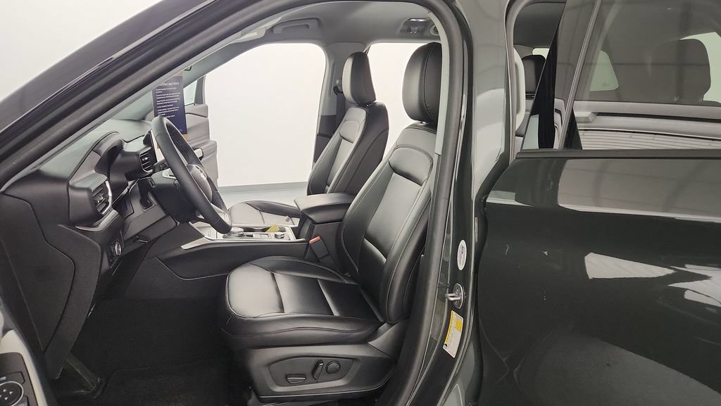 Certified 2024 Ford Explorer XLT w/ Equipment Group 202A AWD/4WD image 15