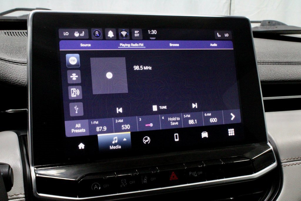 Used 2024 Jeep Compass Limited image 10