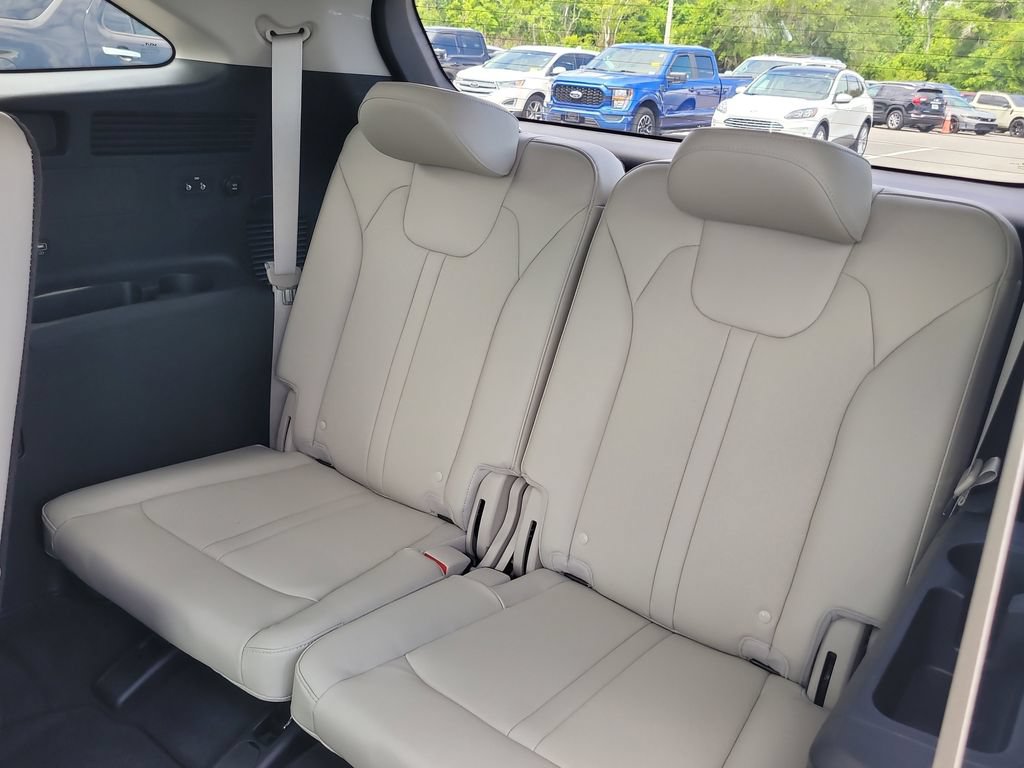 Used 2022 Kia Sorento EX w/ Panoramic Sunroof Package FWD image 12