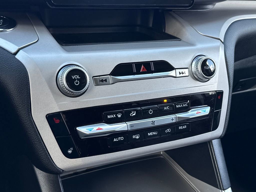 Certified 2023 Ford Explorer XLT w/ Equipment Group 202A image 19