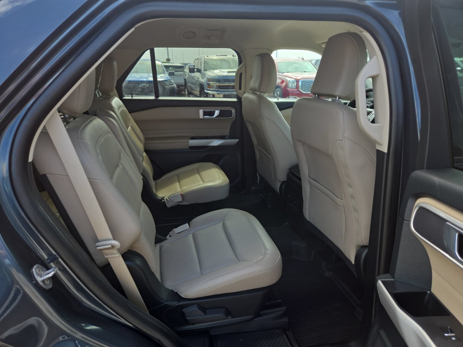 Certified 2023 Ford Explorer XLT w/ Equipment Group 202A AWD/4WD image 44
