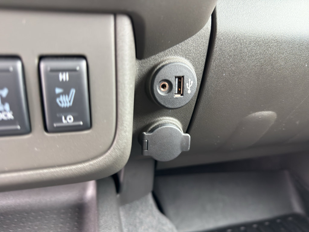 Used 2019 Nissan Frontier PRO-4X w/ Pro-4x Luxury Package AWD/4WD image 22