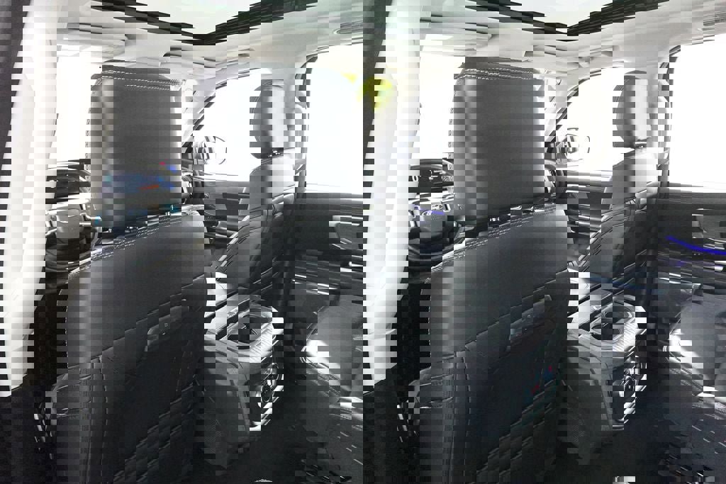 Certified 2025 Ford Expedition Platinum image 26