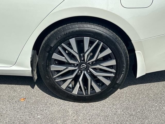 Used 2023 Nissan Altima 2.5 SV FWD image 13
