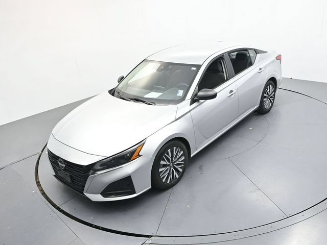 Used 2024 Nissan Altima 2.5 SV FWD image 35