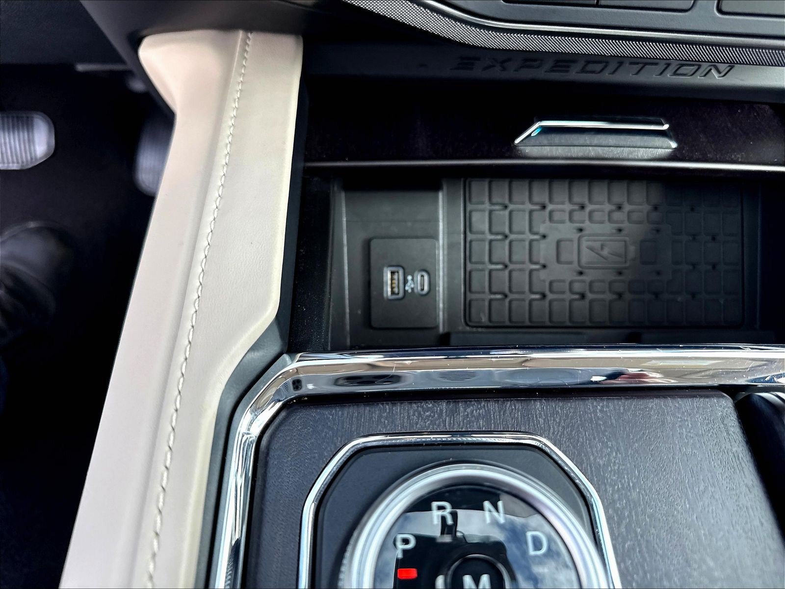 Certified 2023 Ford Expedition Platinum AWD/4WD image 19