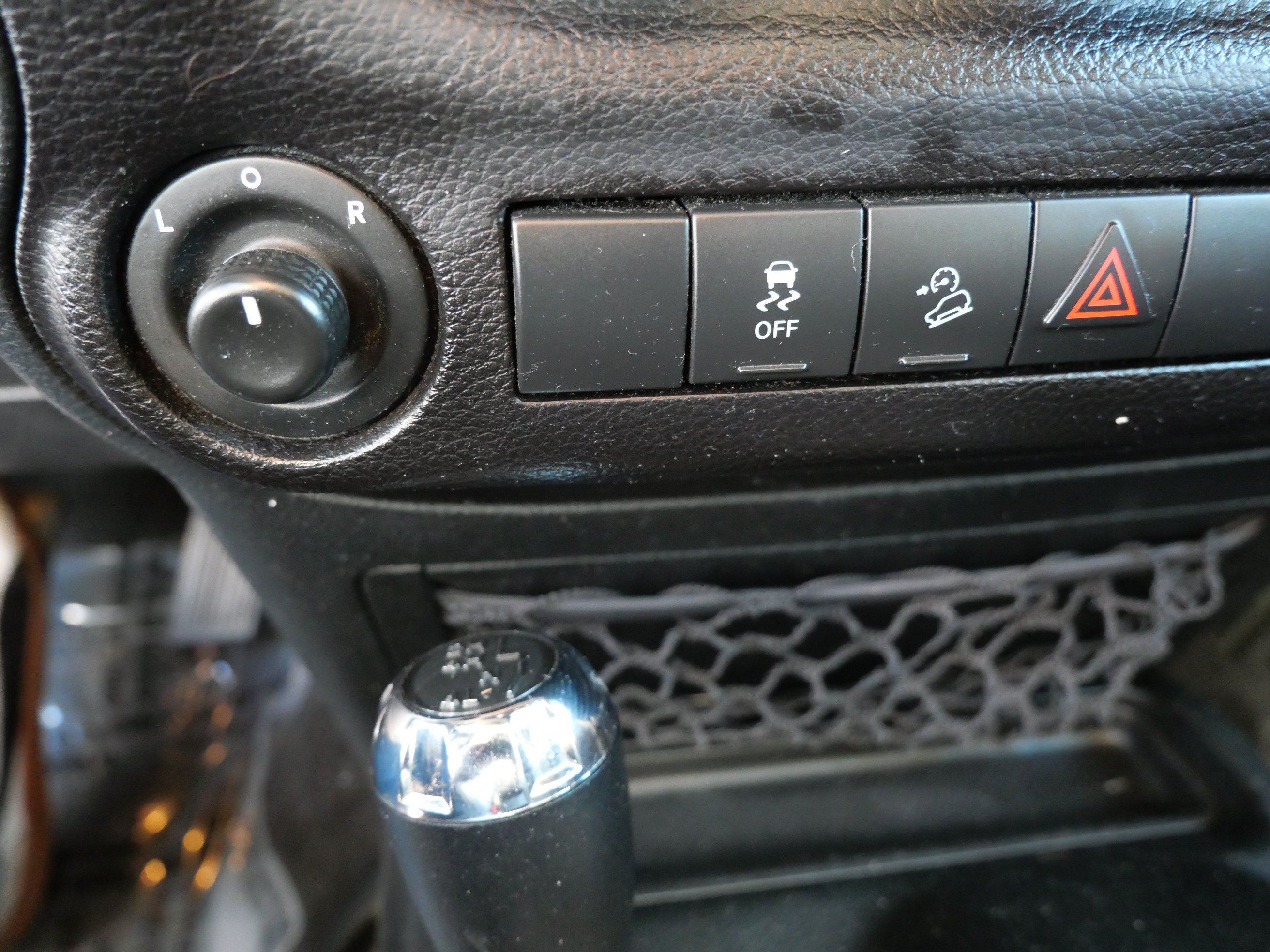 Used 2018 Jeep Wrangler Unlimited Sahara AWD/4WD image 29