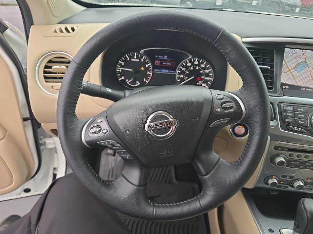 Used 2018 Nissan Pathfinder SL w/ SL Premium Package AWD/4WD image 14