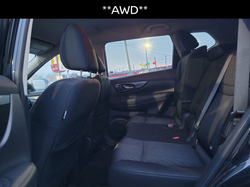 Used 2017 Nissan Rogue SV w/ SV Premium Package image 10