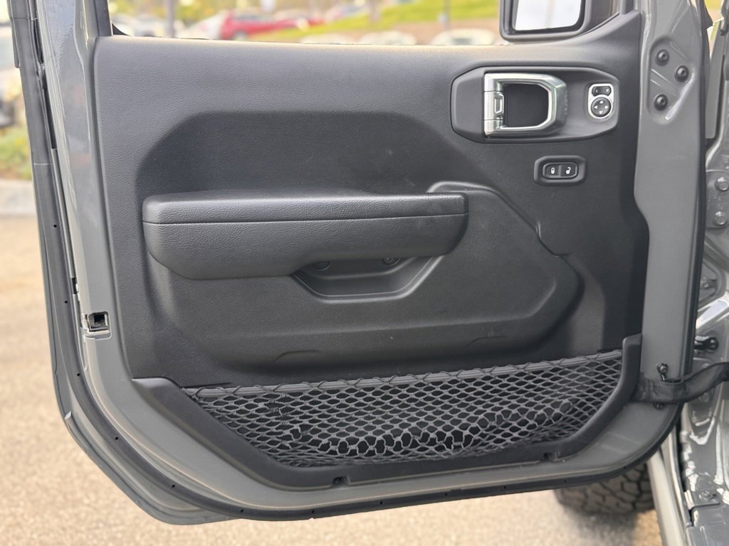 Used 2023 Jeep Gladiator Willys image 15