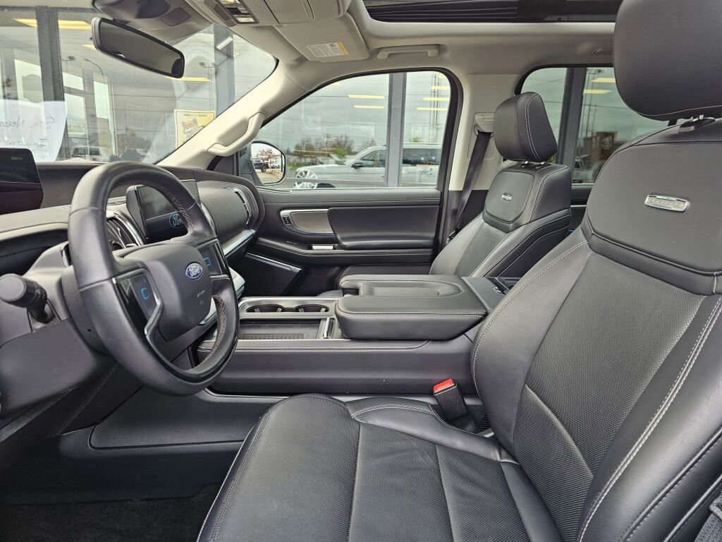 Certified 2025 Ford Expedition Platinum AWD/4WD image 18
