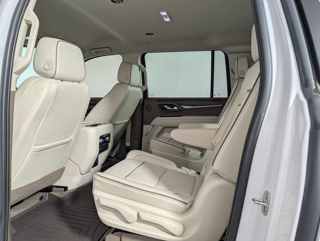 Used 2023 GMC Yukon XL Denali w/ Max Trailering Package AWD/4WD image 12