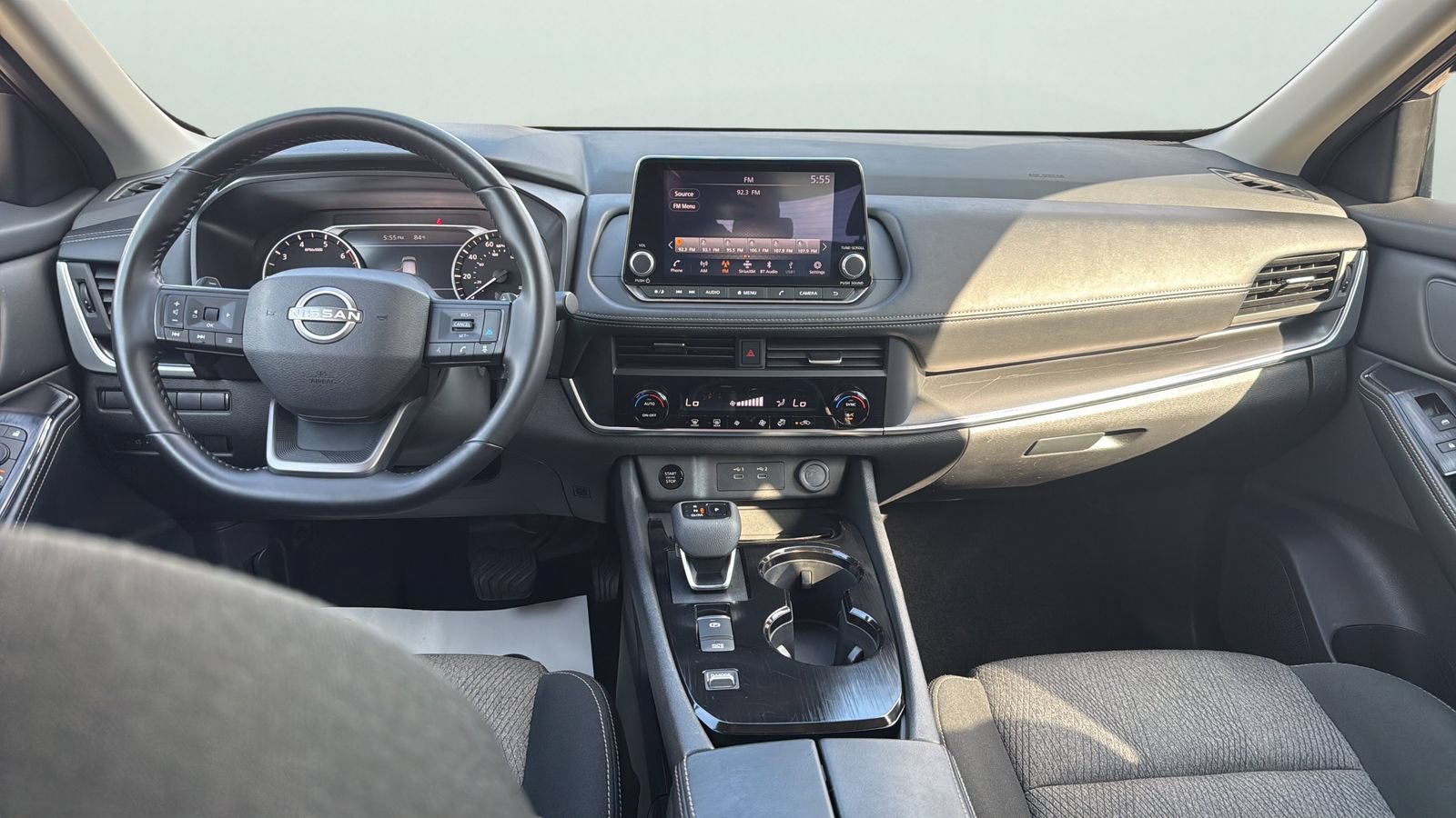 Used 2025 Nissan Rogue SV FWD image 21