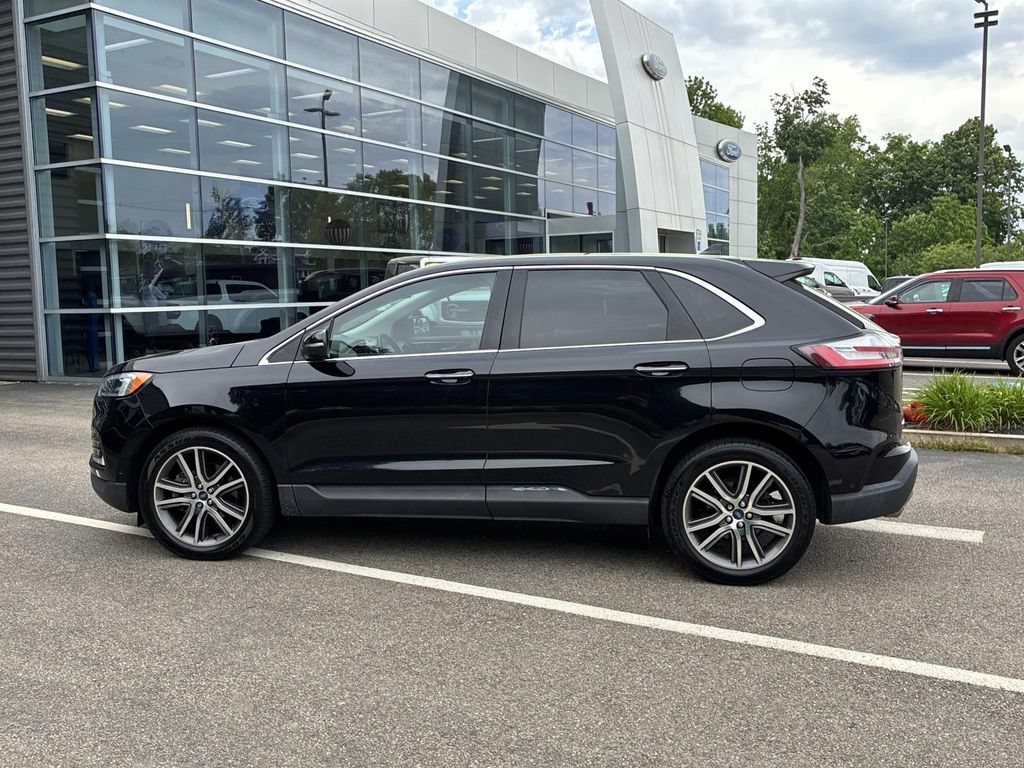 Certified 2019 Ford Edge Titanium w/ Equipment Group 301A AWD/4WD image 4