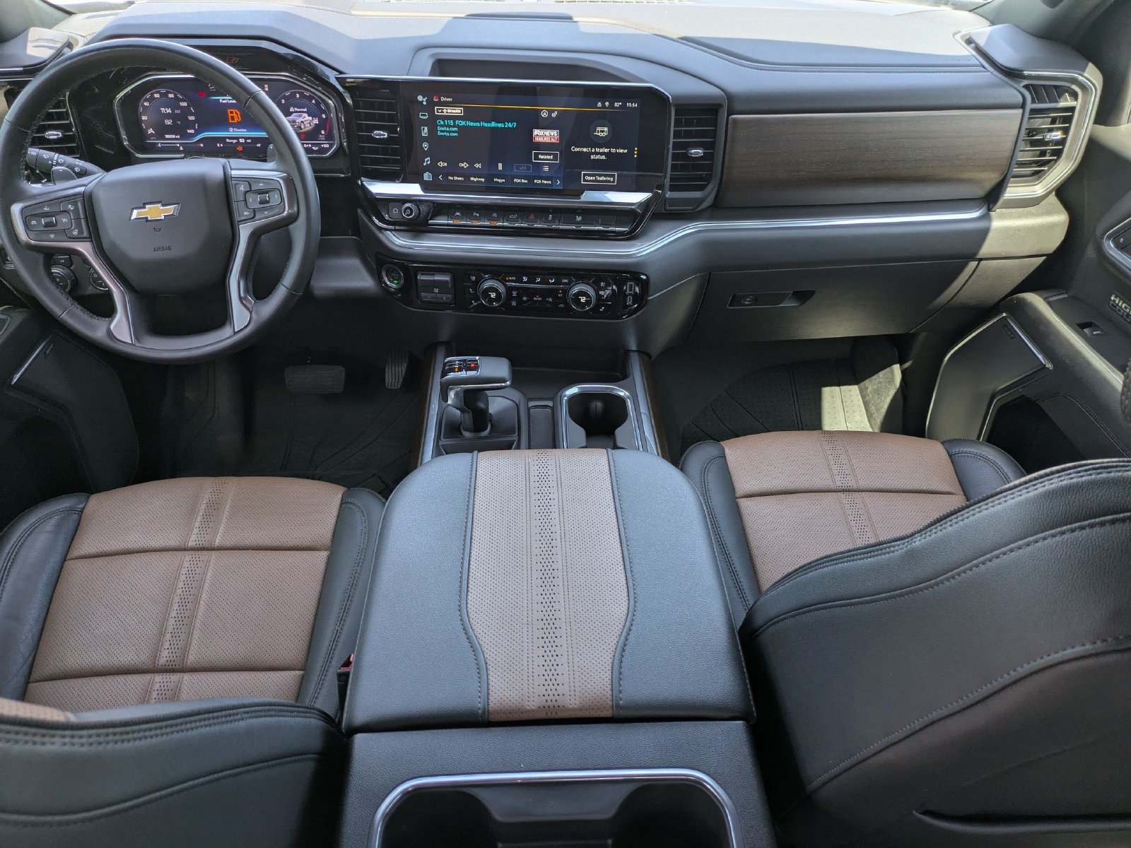 Used 2024 Chevrolet Silverado 1500 High Country w/ High Country Premium Package AWD/4WD image 9