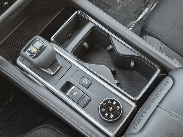 Used 2022 Nissan Pathfinder SV AWD/4WD image 19